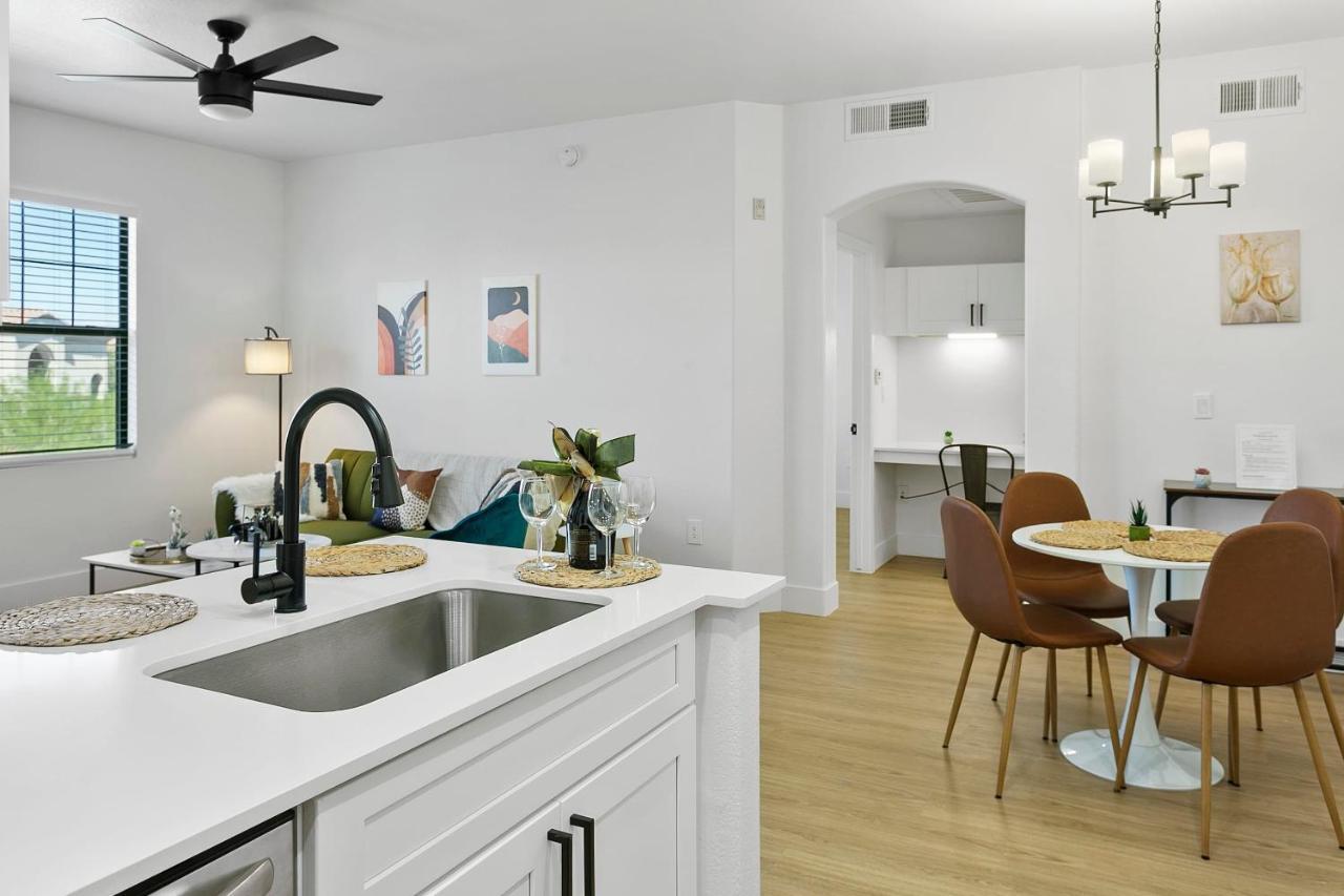 Cozysuites Glendale By The Stadium With Pool 01 Luaran gambar