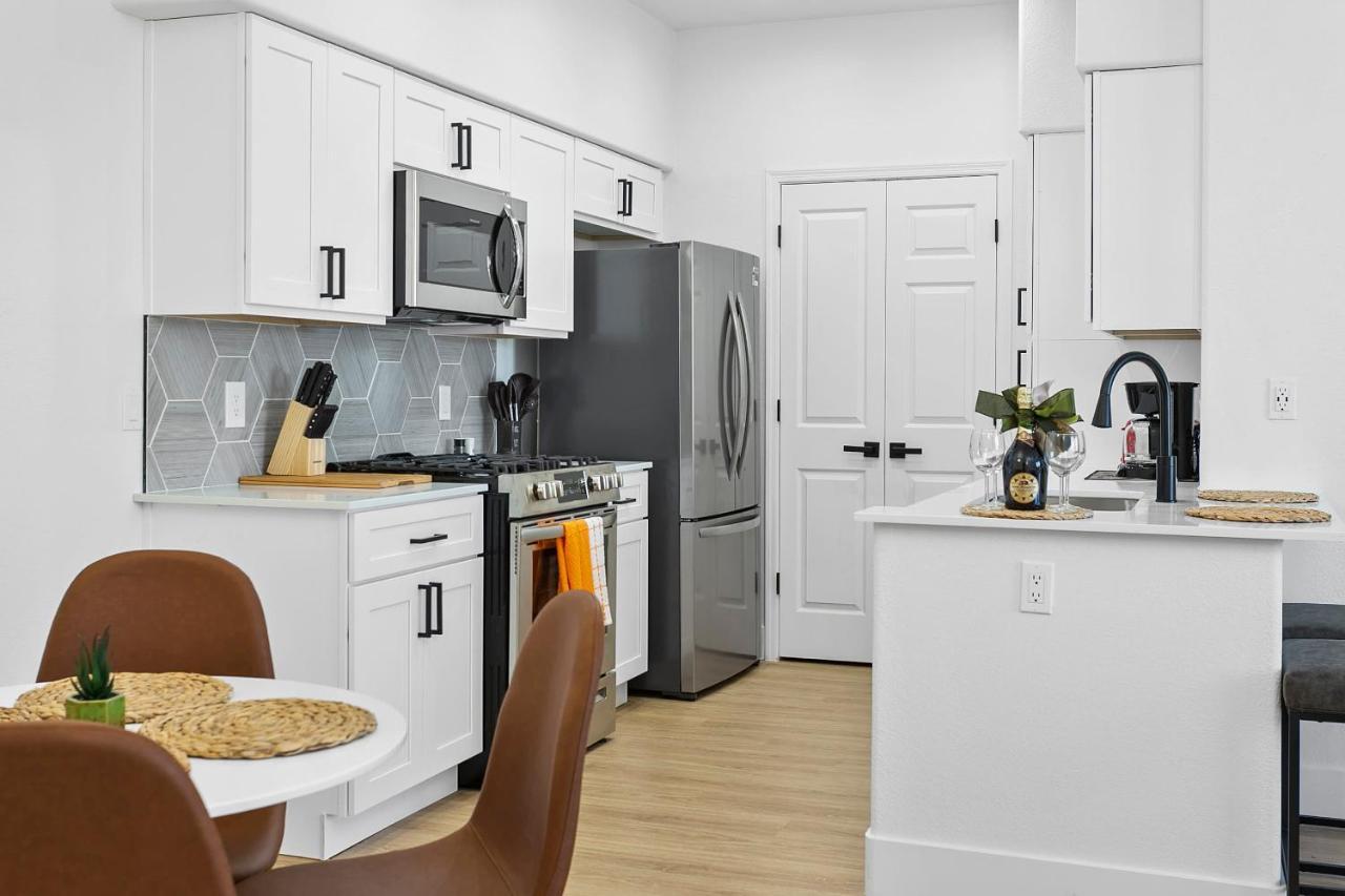 Cozysuites Glendale By The Stadium With Pool 01 Luaran gambar